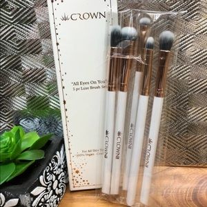CROWN BRUSH All Eyes On You 5-Piece Luxe Brush Set